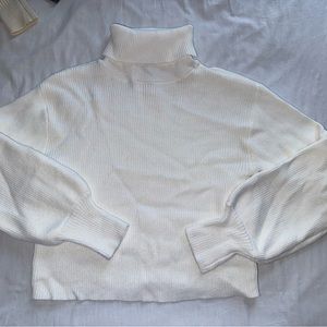 White turtle neck sweatshirt NEVER WORN